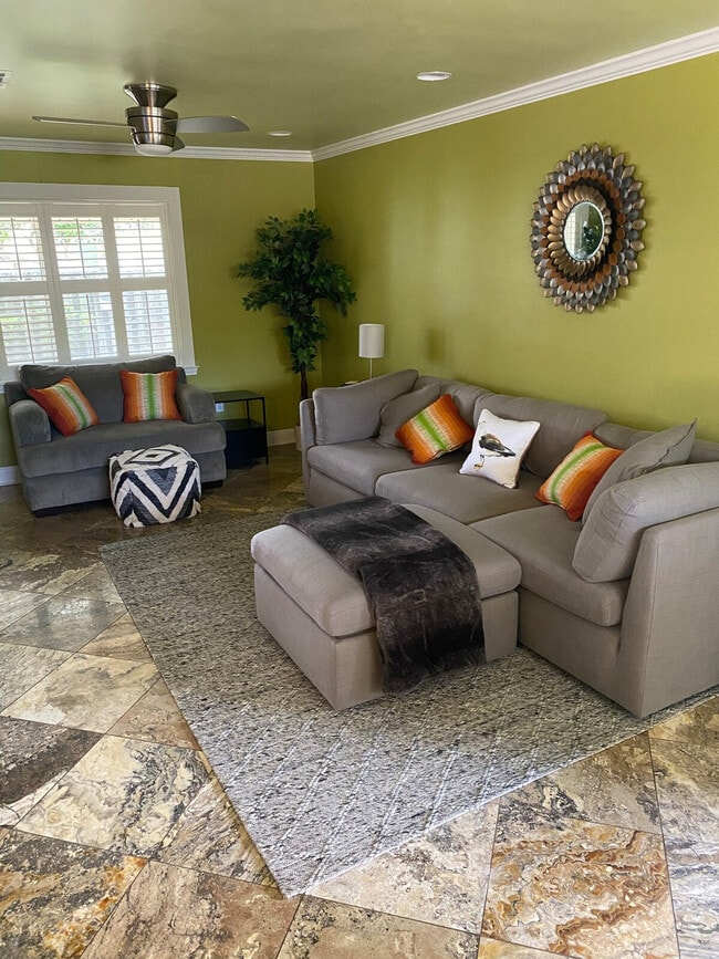 Photo - 3 Chimney Cross Unit SI ID1473612P