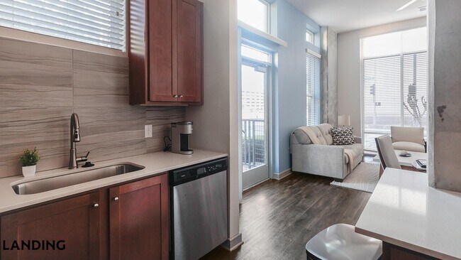 Photo - 1711 Caroline St Unit 112
