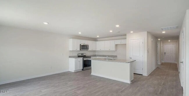 Photo - 216 Olive Br St
