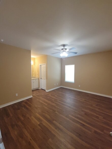 Photo - 2107 24th St N