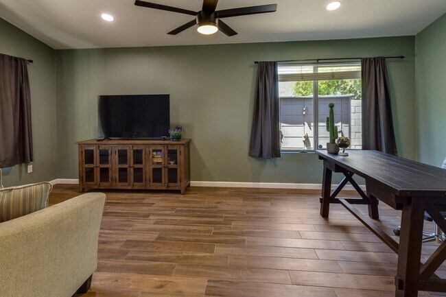 Photo - 2730 E Terrace Ave Unit SI ID1385842P