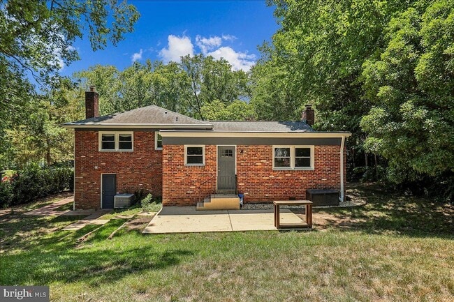 Photo - 8109 Bainbridge Rd