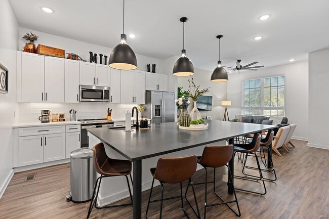 Photo - 738 Douglas Ave Unit ID1051756P