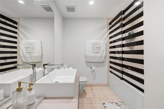 Photo - 1000 Brickell Plaza Unit 2805