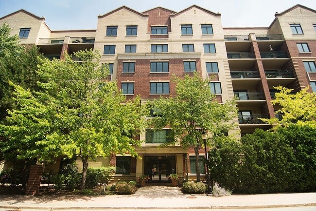 Building Photo - 11 S Wille St Unit 705