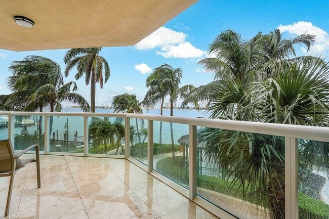 Photo - 2650 Lake Shore Dr Unit 206