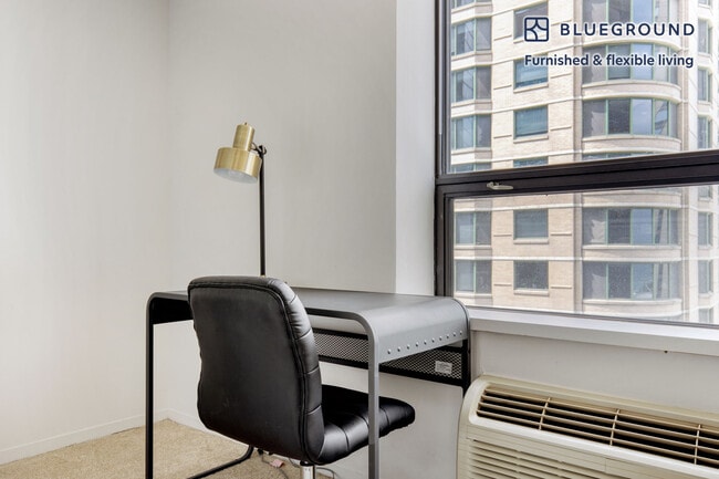 Photo - 445 E Ohio St Unit FL27-ID445