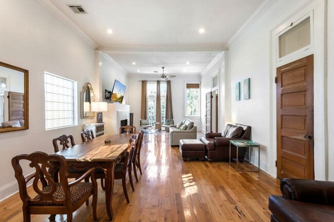 Photo - 1204 Carondelet St Unit ID1266395P