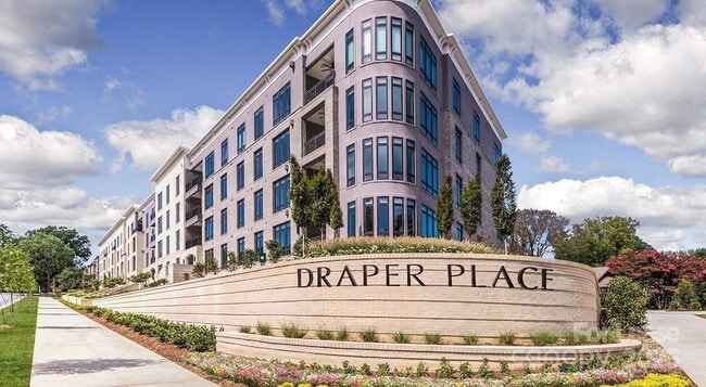 Building Photo - 2426 Vail Ave Unit C3