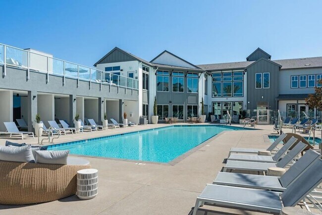 Building Photo - 2030 Calle Trebon