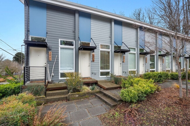 Photo - 3843 21st Ave SW Unit SI ID1035939P