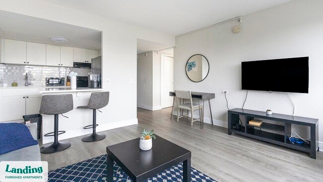 Photo - 305 Dr. M.L.K. Jr St S Unit 410.1403632