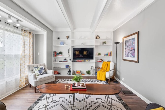 Building Photo - 16806 Pilgrim Ave Unit SI ID1496036P