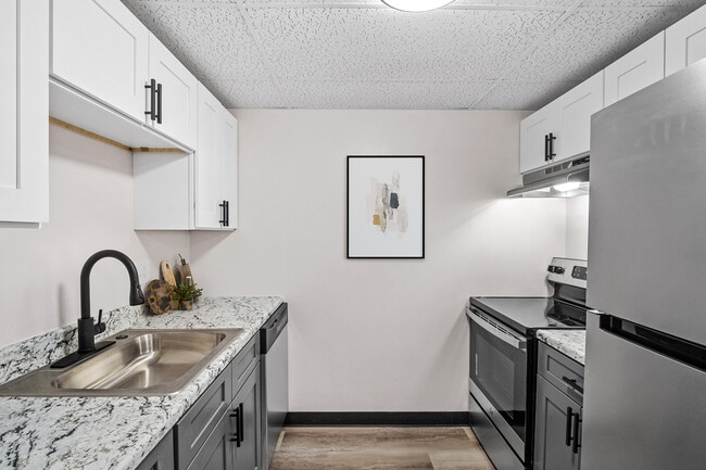 Photo - Fairgrounds Park Place Apartments