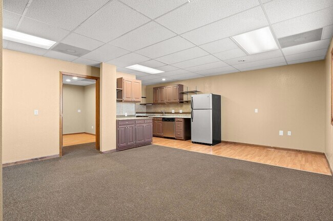 Photo - 1 Woodland Ave