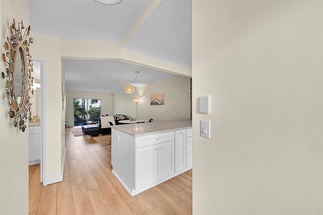Photo - 2731 NE 14th Street Causeway Unit 421