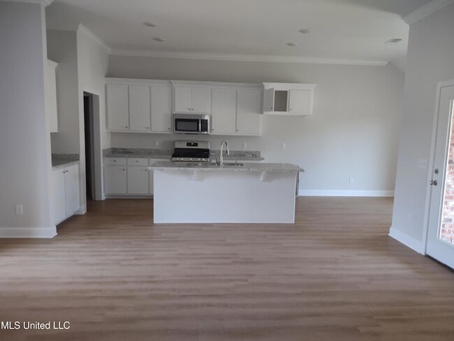 Photo - 576 Silver Hill Dr