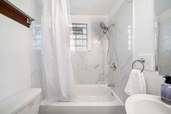 Photo - 242 Mccormick Pl Unit SI ID1056116P