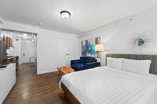 Photo - 140 W 19th St Unit ID1038552P