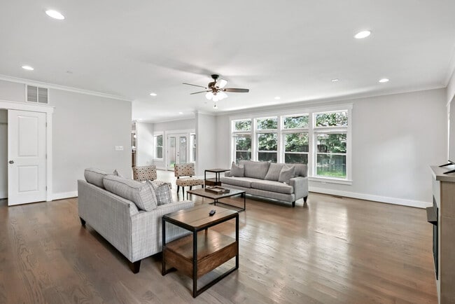 Photo - 2901 Random Rd Unit ID1395378P