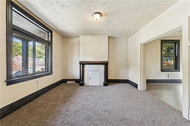 Photo - 1250 Blackadore Ave