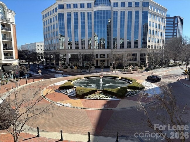 Building Photo - 4620 Piedmont Row Dr Unit 305