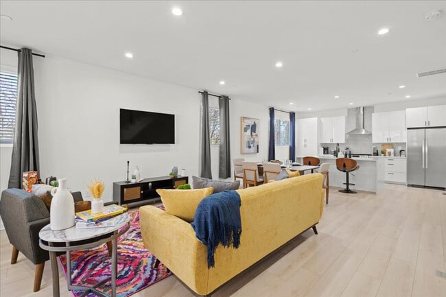 Building Photo - 1111 Dade St Unit SI ID1366791P