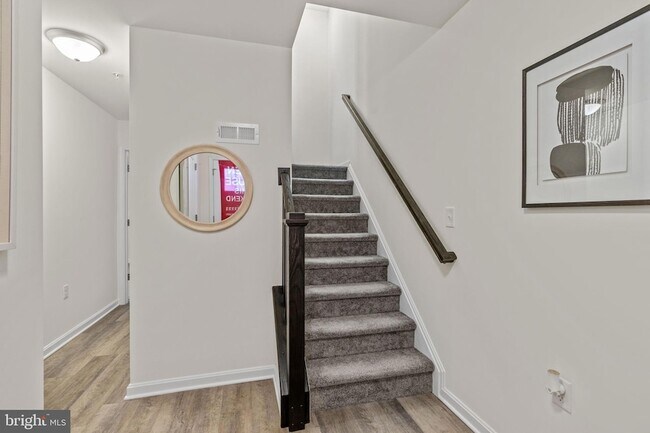 Photo - 27 Overshot Ln