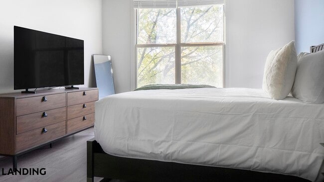 Photo - 49 Boulevard SE Unit F-650