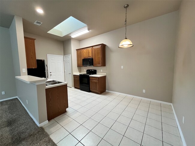 Photo - 1506 Poinsettia Blvd