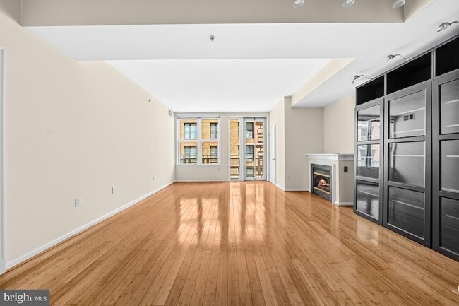 Photo - 715 6th St NW Unit 904