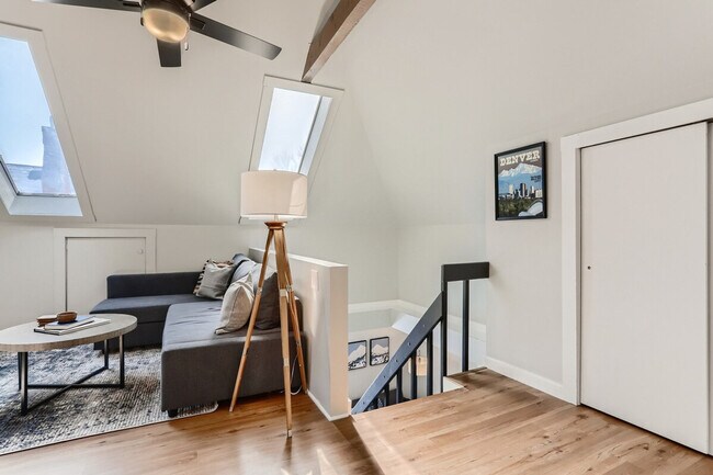 Photo - 1240 York St Unit ID1026264P