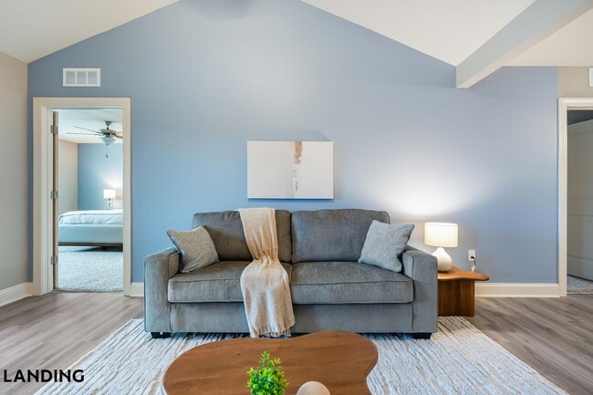 Building Photo - 305 Laredo Dr Unit 9-301