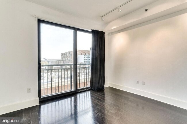 Photo - 1011 M St NW Unit 606