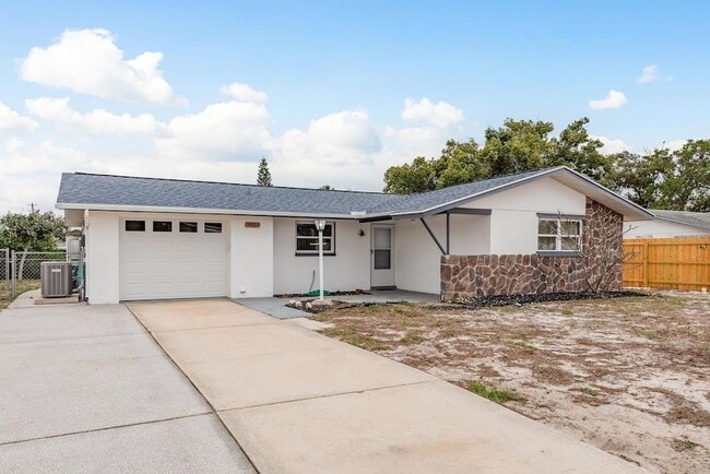 Photo - 10521 Oak Hill Dr