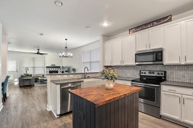 Photo - 1509 Waterfall Ln