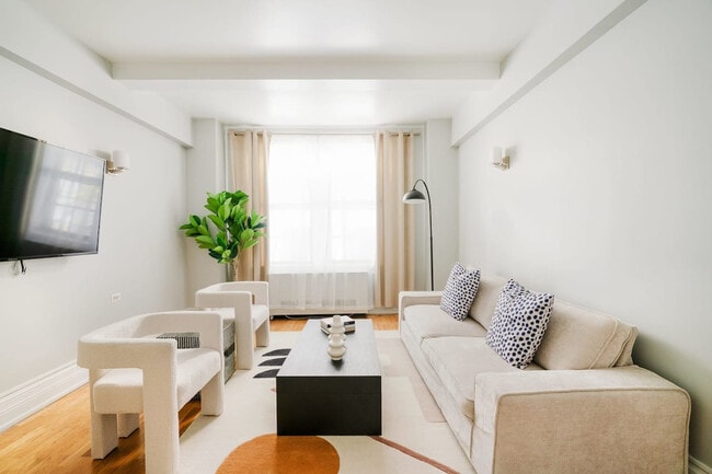 Building Photo - 240 W 73rd St Unit ID1022046P