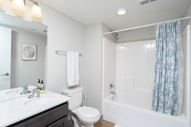 Photo - Arabella: 200 W 1st St - Cedar Falls