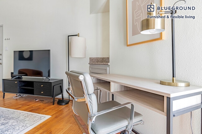 Photo - 301 E 4th St Unit FL3-ID340