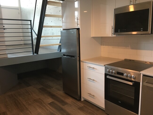 Live/Work Unit E3 - Odessa Apartments