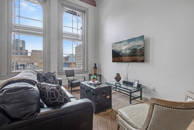 Photo - 1555 California St Unit ID1341154P