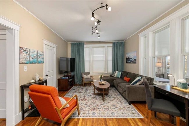 Building Photo - 46 Russell St Unit SI ID1328029P