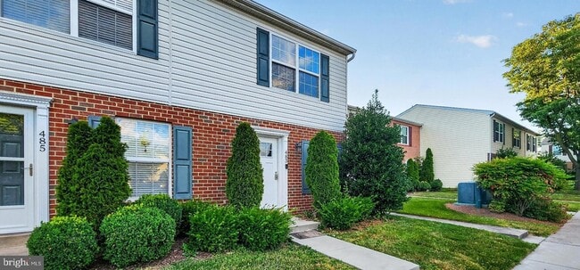Photo - 483 Arwell Ct
