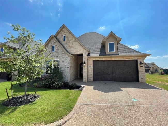 Building Photo - 2405 Vineyard Dr