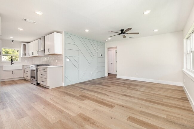 Photo - 13520 Glenside Dr