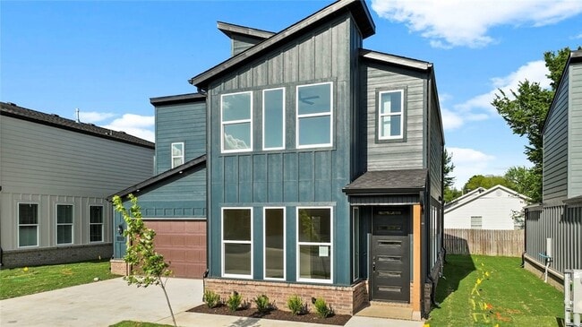 Building Photo - 1209 SW Journey Ln