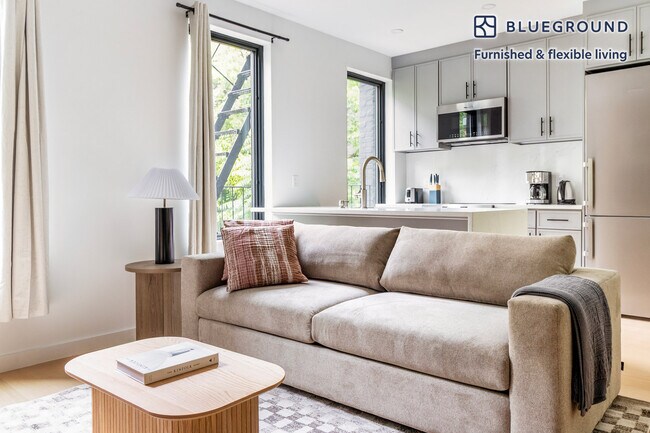 Building Photo - 227 S 4th St Unit FL3-ID1865