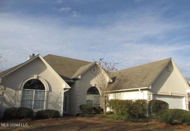 Building Photo - 201 Apple Blossom Cir