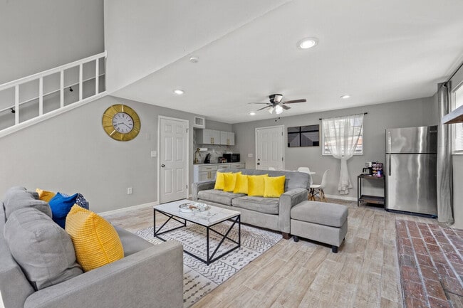 Photo - 4314 E Henry Ave Unit ID1244363P