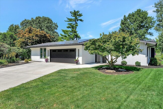 Building Photo - 102 Greencroft Dr